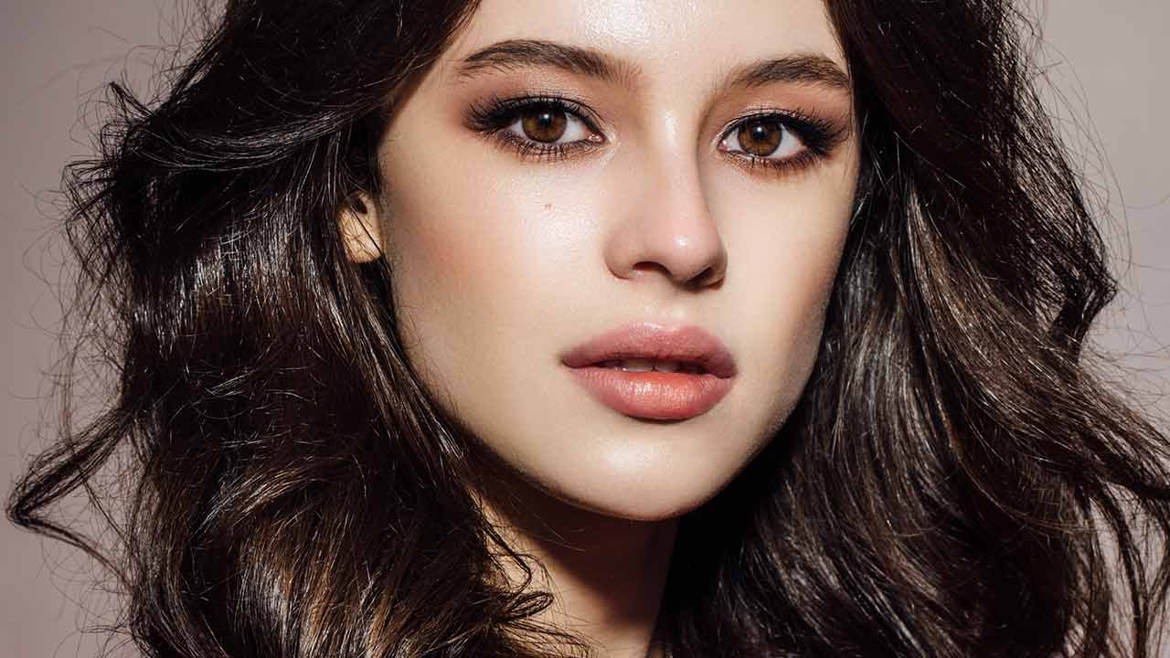 Loreal Paris BMag Article How to Get an Espresso Hair Color D